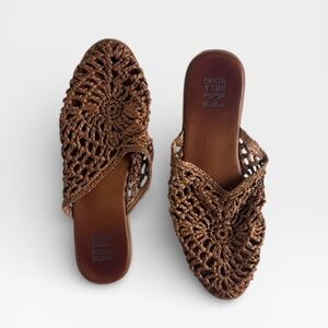 Billabong La‎ Palma Beach Mules in brown or "Desert Daze" color Size 9
